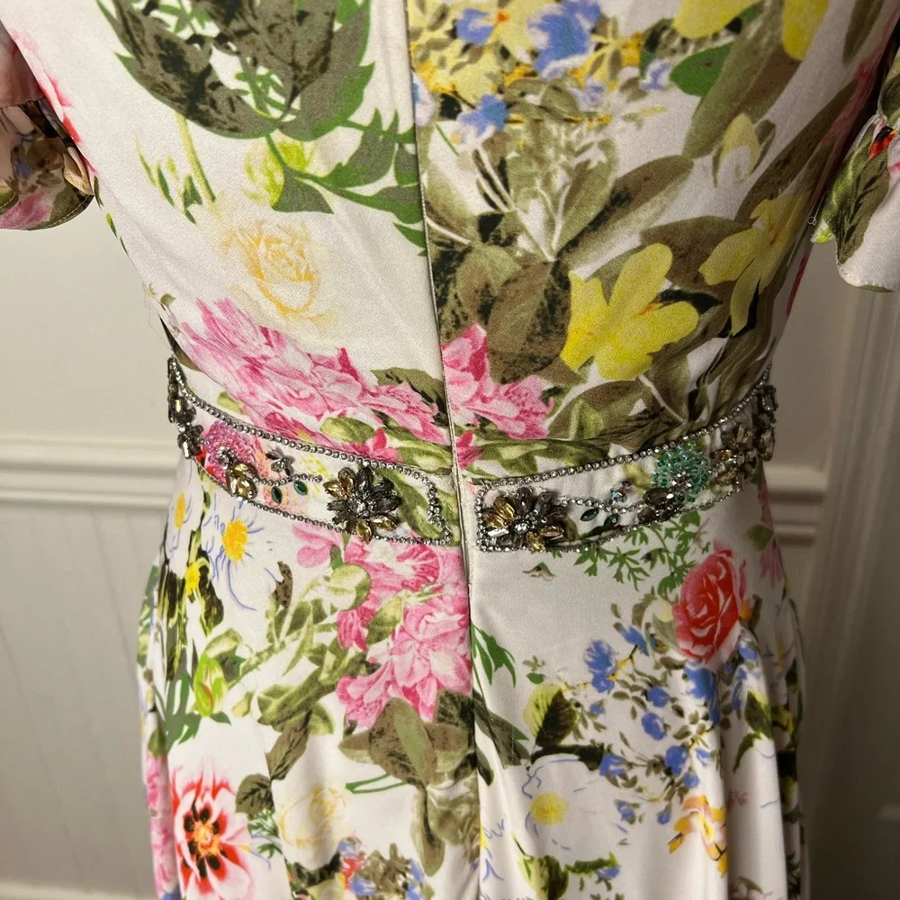 Mac Duggal Floral V-Neck‎ Gown #9079 size 4 - Picture 11 of 15